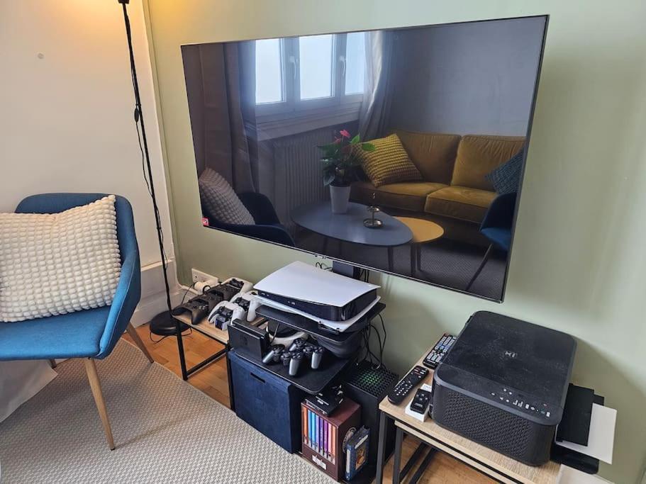 Renovated 2-Bed Apartment 2 Min From Lyon Уллен Екстер'єр фото