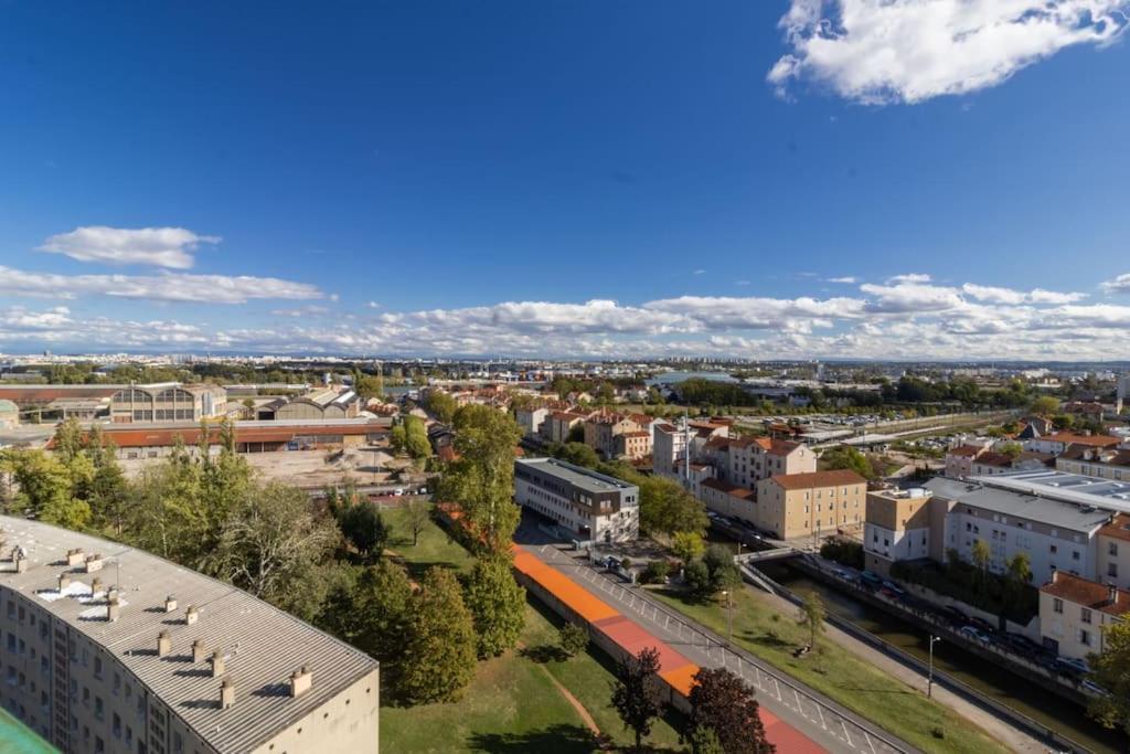 Renovated 2-Bed Apartment 2 Min From Lyon Уллен Екстер'єр фото